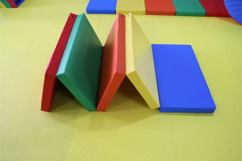 XOT XIN OUTAI го продлабочува истражувањето и развојот на производите, обезбедувајќи приспособени решенија за мека опрема за глобалните детски спортски институции